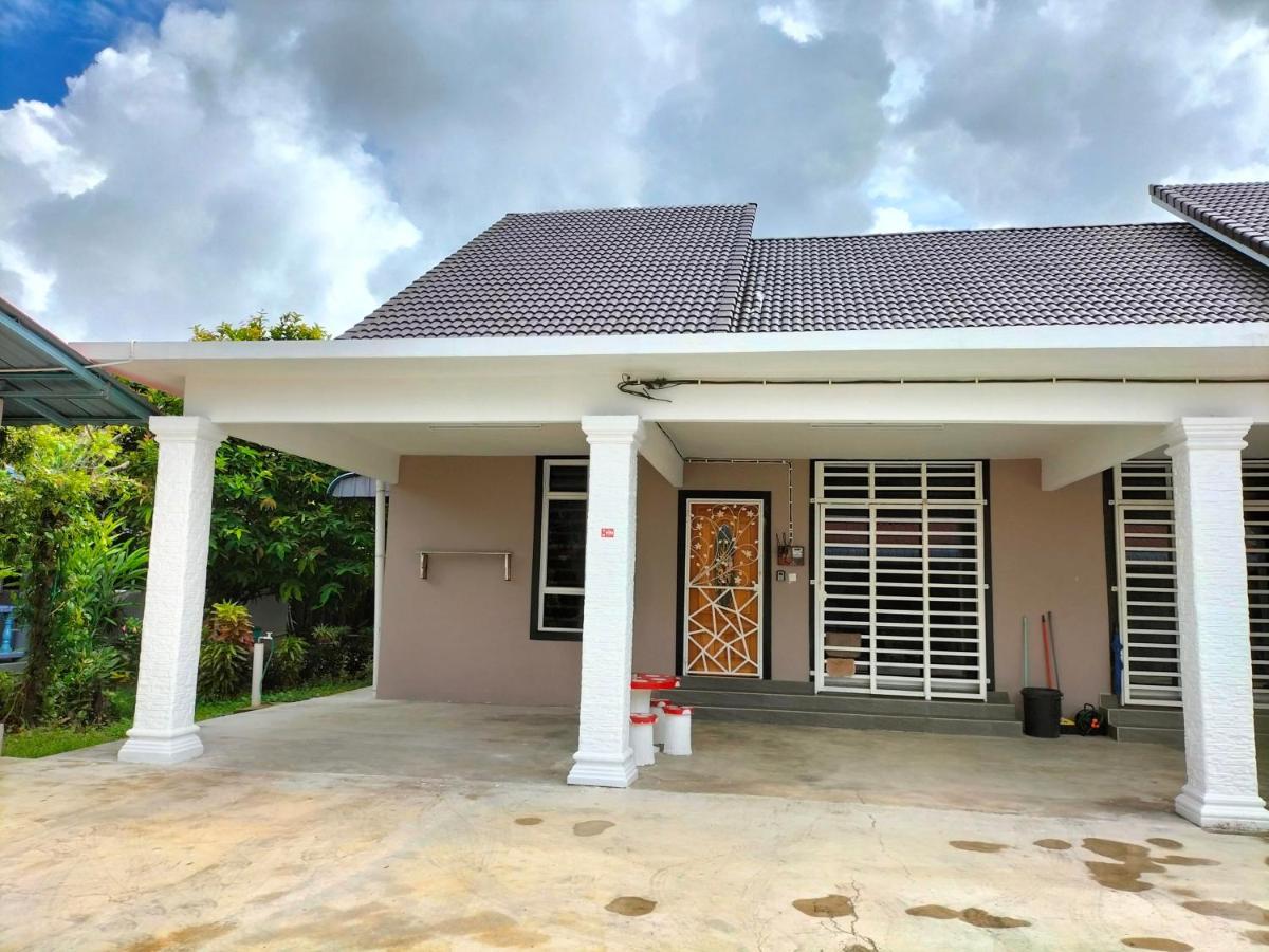 Wipah Guest House In Kampung Lundang, Кота-Бару Екстер'єр фото